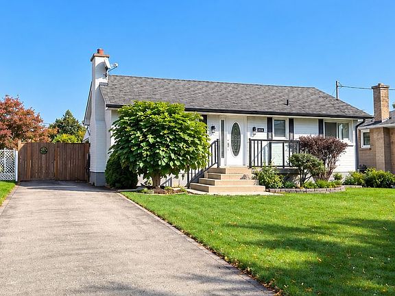 3rd image of 222 Starlight Ave