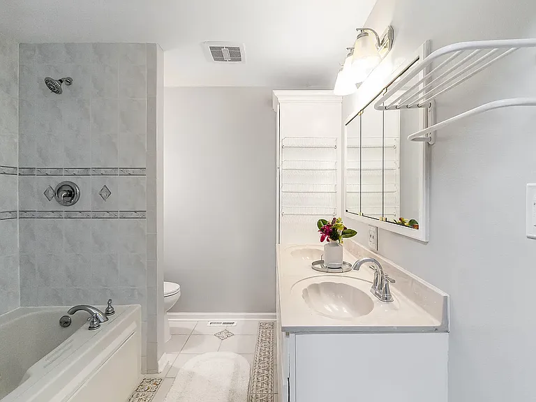 8134 Howard Ave — Photo 13