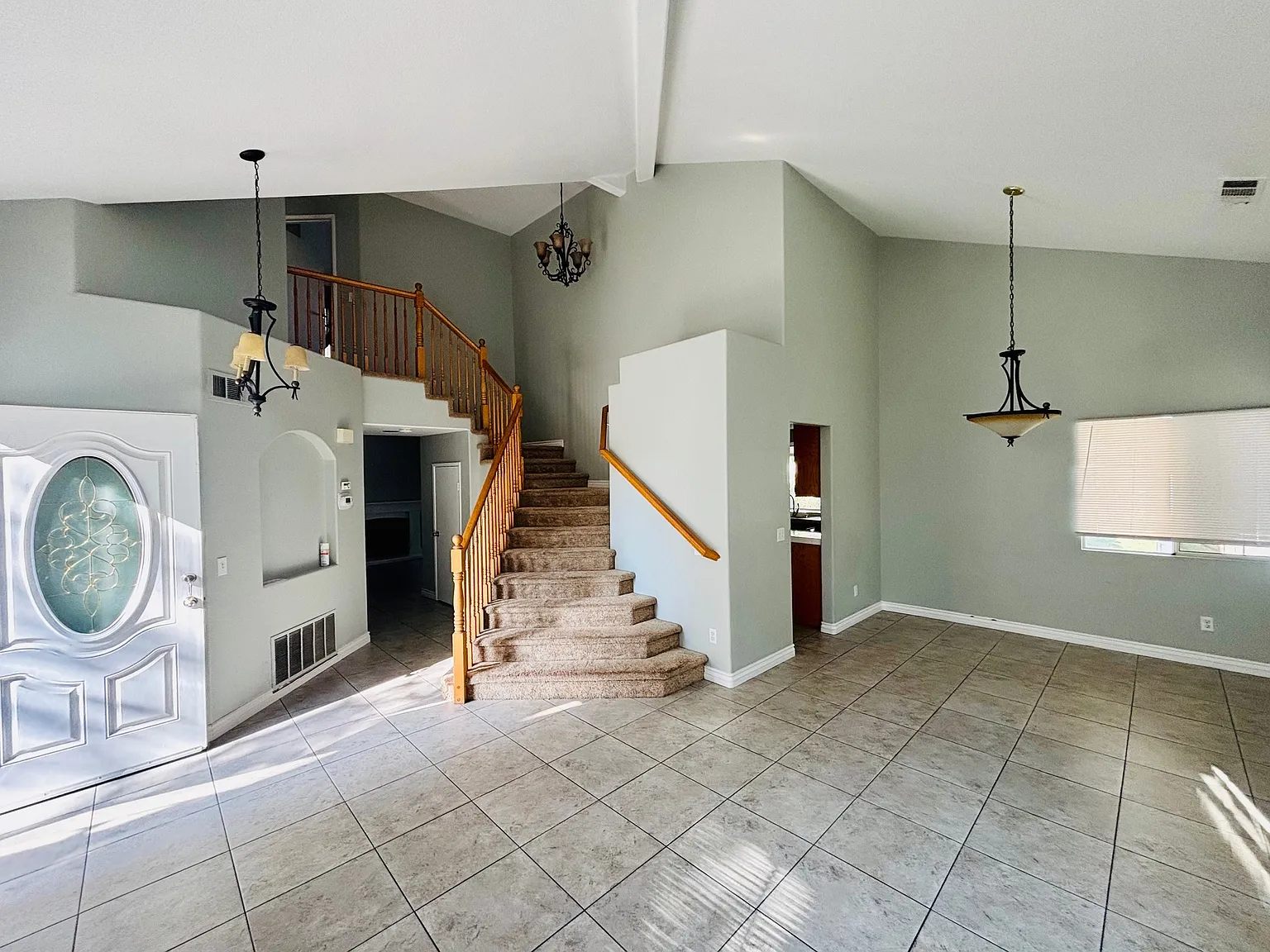 3 bed, 1616 sqft, $2,799 — Photo 2