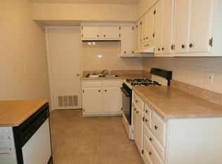 502 Greenbriar Dr APT 1, Normal, IL 61761