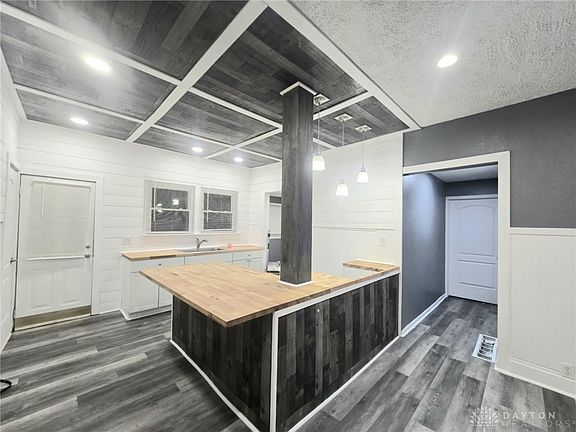 2nd image of 205 E Siebenthaler Ave