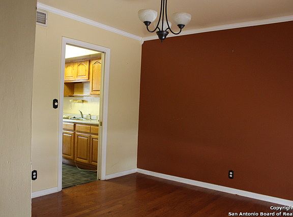 4th image of 8107 Golden Forest Dr