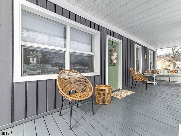 3rd image of 49 New Amwell Rd