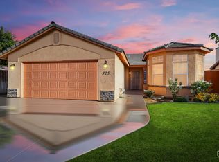 325 Redwood Meadow Dr, Bakersfield, CA 93308