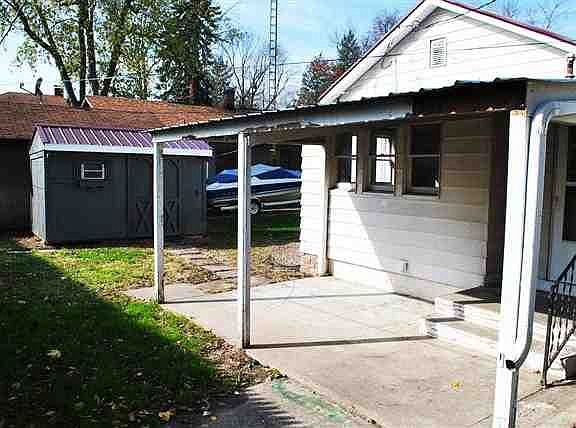 5th image of 416 E Douglas St