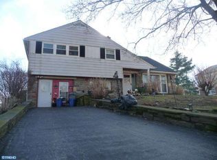 121 Cypress Dr, Broomall, PA 19008