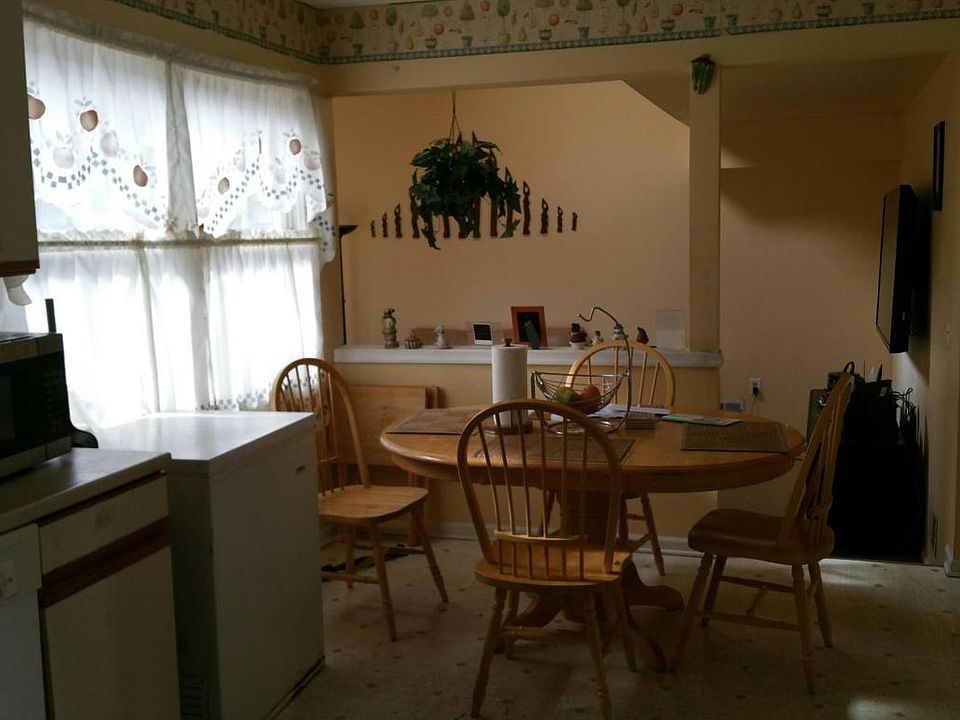 2nd image of 295 Nathan Ct