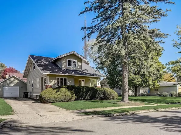 727 Walker STREET, Lake Geneva, WI 53147