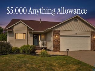 2738 S Avondale Ct, Sioux Falls, SD 57110