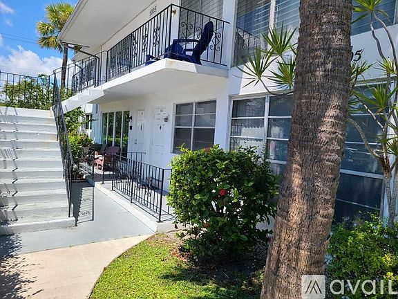 2nd image of 1005 SE 15th St APT 5A