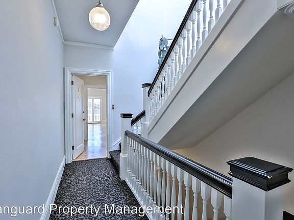 3rd image of 645 Euclid Ave APT 6