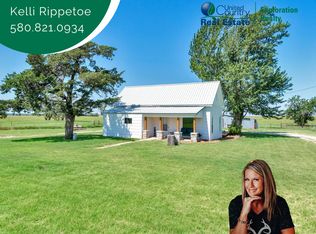 11837 N 1820th Rd, Sayre, OK 73662