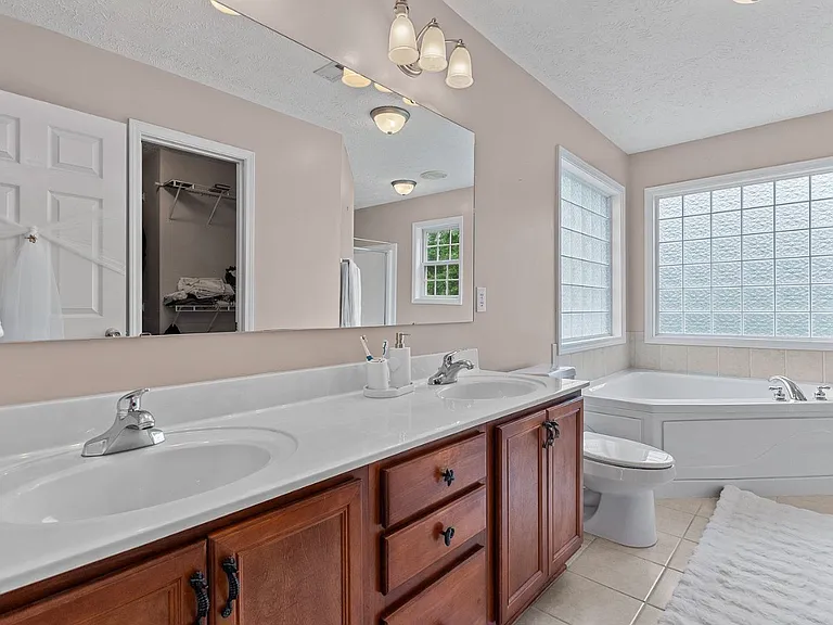 1408 Burford Ct — Photo 16