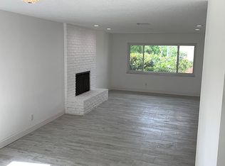 115 12th St, Belleair Beach, FL 33786