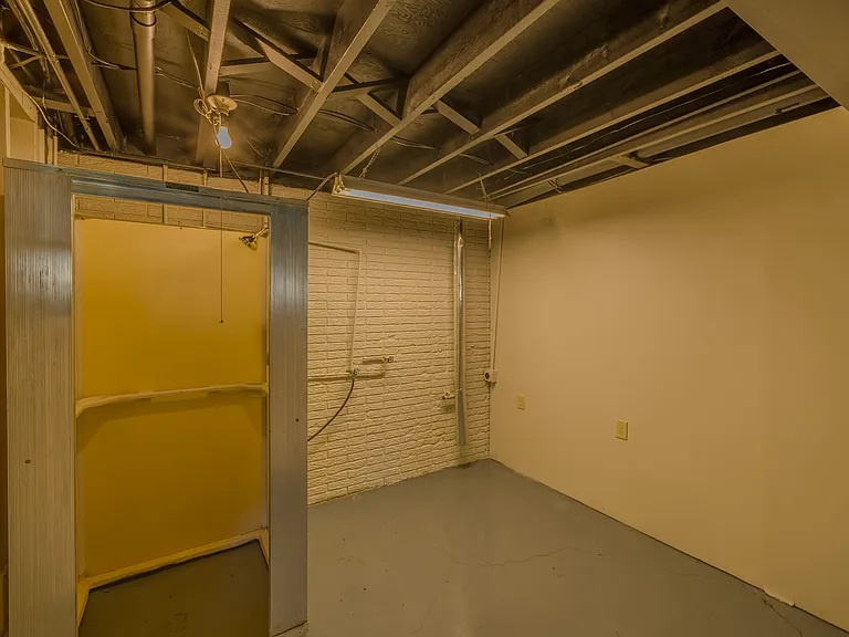 4363 Medina Dr — Photo 13