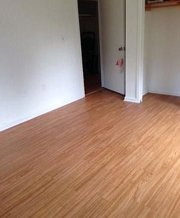 2nd image of 117 Stanley Ave APT 1B