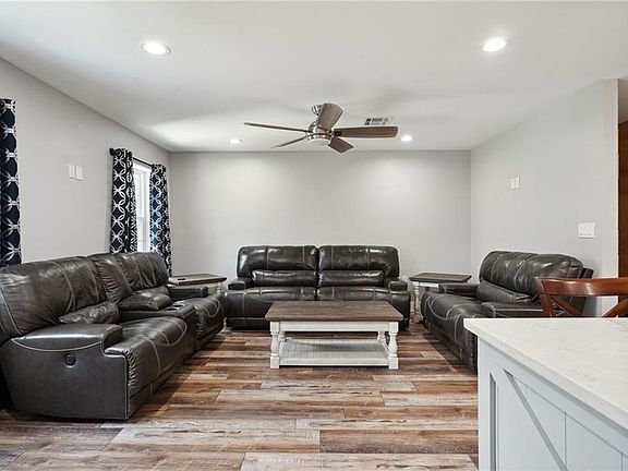 4th image of 64174 Carey Rd