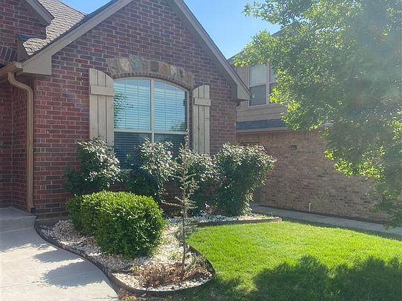 4th image of 4305 NE Mossy Oak Dr