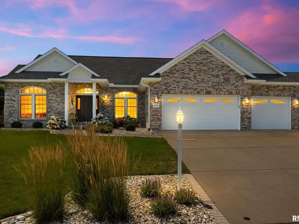 1930 Chestnut Ln, Washington, IL 61571