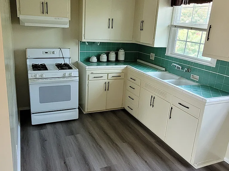 1623 S Sycamore Ave #4 — Photo 6