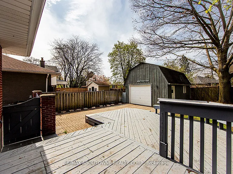 530 Lees Ln — Photo 27