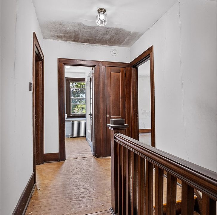 34th image of 121 Kittanning St