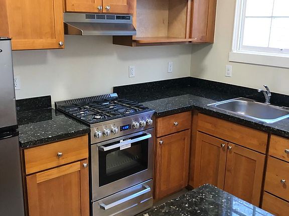 2nd image of 3759 Fillmore St #6