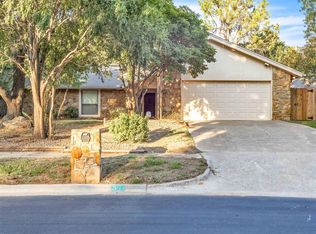 517 Kensington Rd, Norman, OK 73072