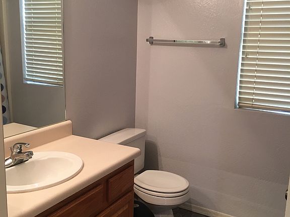 3rd image of 916 W Lone Star Trl