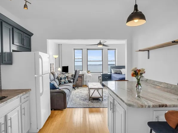 285 Lynn Shore Dr APT 607, Lynn, MA 01902
