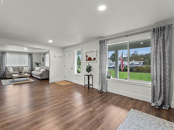 5th image of 12700 NE 172nd Ave