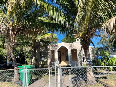 1111 Sesame St, Opa Locka, FL, 33054