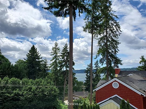 5th image of 1427 205th Ave NE
