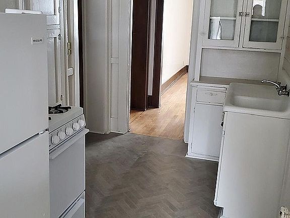 4th image of 1607 Crosby St APT 12