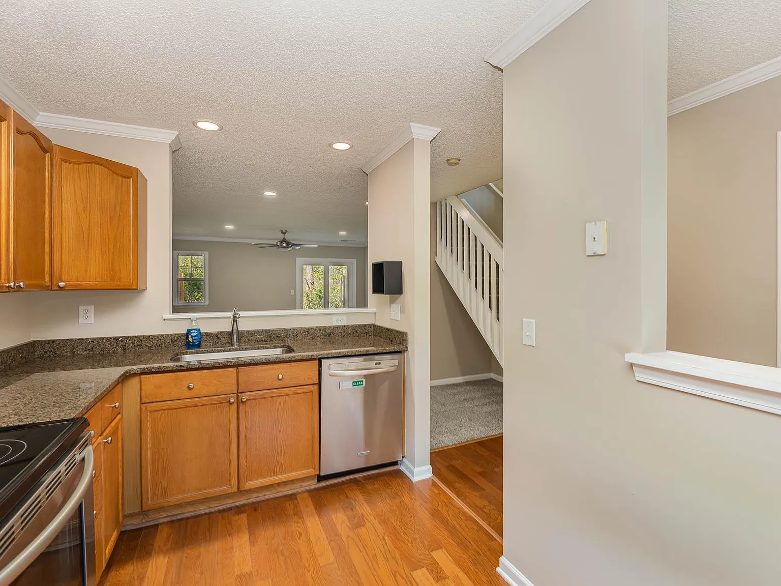 2 bed, 1088 sqft, $1,750 — Photo 4