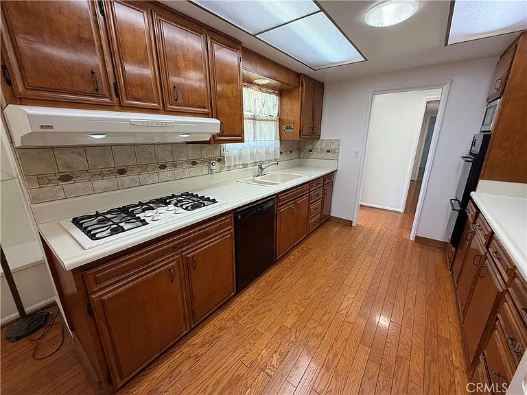 2680 N Canal St — Photo 14