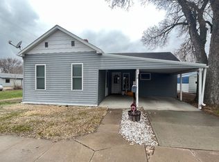 314 W 3rd St, Valentine, NE 69201