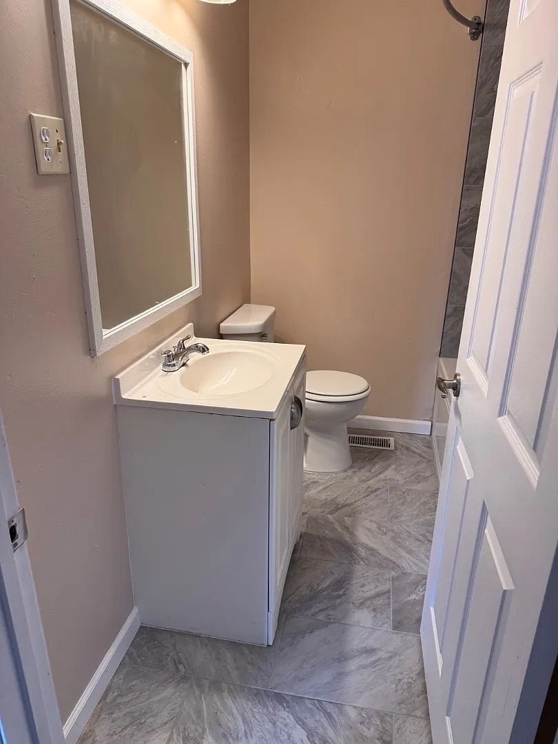 1305 Davis St — Photo 3