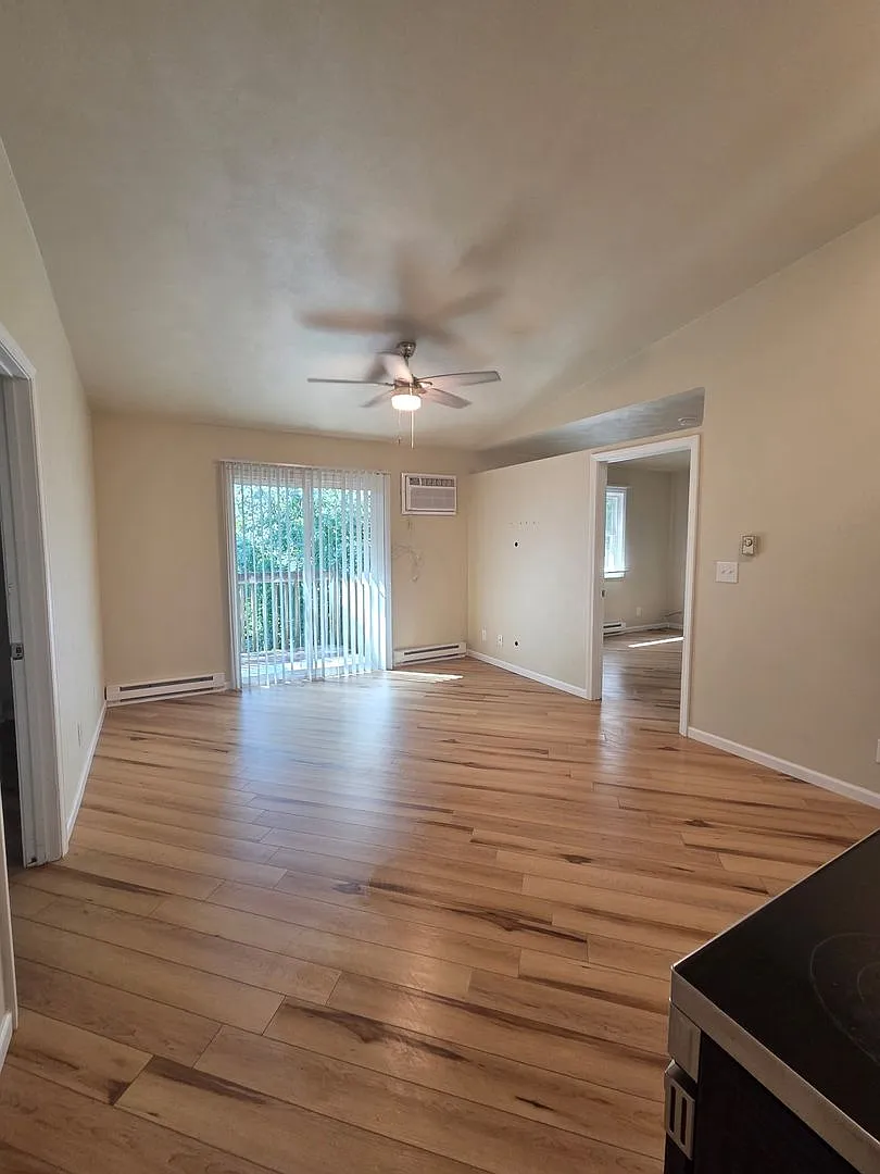 Eastridge Dr, 4417 — Photo 2