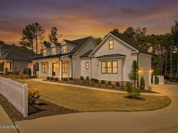 275 Hollycrest Drive, Pinehurst, NC 28374