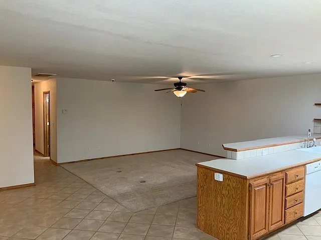 3 bed, 1614 sqft, $1,800 — Photo 3