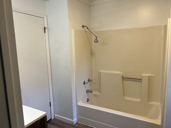 3rd image of 604 N Stewart St