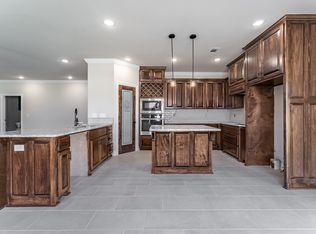 1900 Lordsburg Ct, Centerton, AR 72713