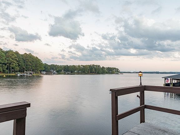 5th image of 141 Waterfront Dr