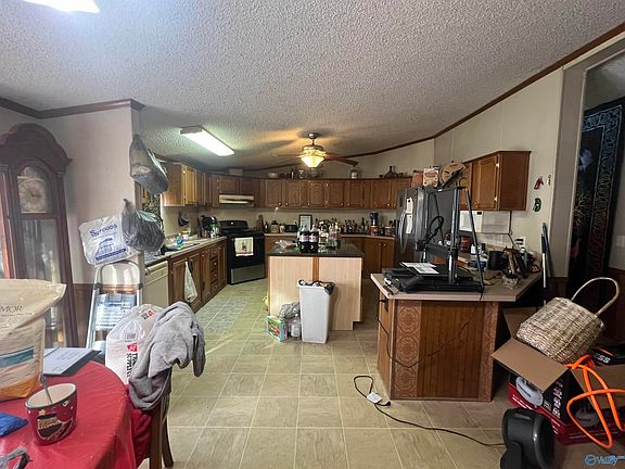 5th image of 701 Cemetary Rd