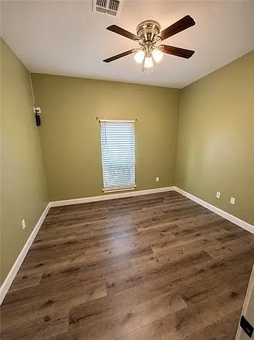 220 Surrey Dr — Photo 18