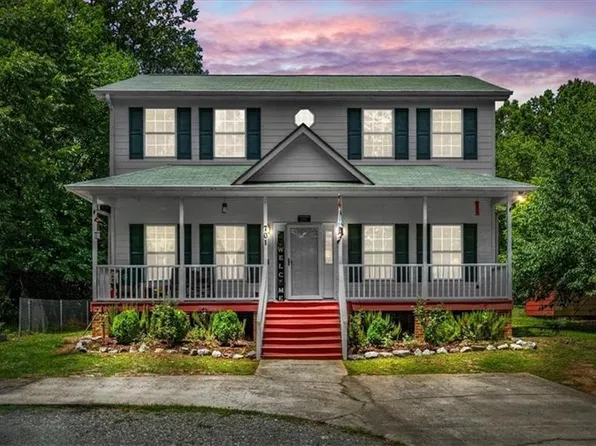 701 Diana Dr, Thomasville, NC 27360