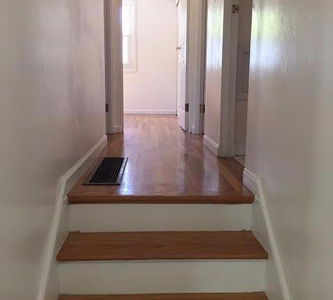 5th image of 963 Stratford Pl