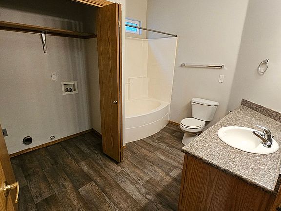 3rd image of 1945 E Wilson Ln APT B