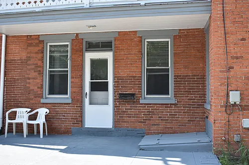 478 Walnut St #B Photo 1